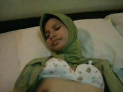 Indonesian-jilbab entot di hotel