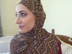 Arab woman in hijab has sex with big man