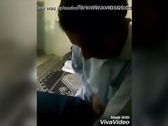 लड़की को सलवार में खड़े खड़े चोदा